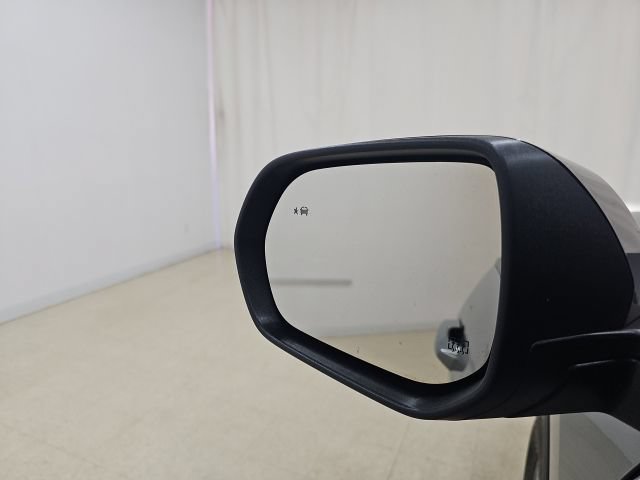 Used 2026 Chevrolet Traverse LT w/ Driver Confidence Package FWD image 11