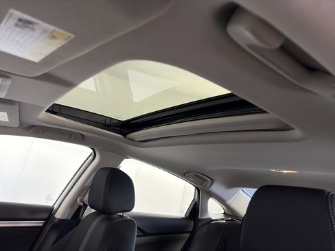 Used 2021 Honda Civic EX image 16