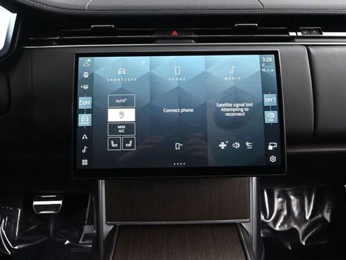 Used 2024 Land Rover Range Rover SE image 31