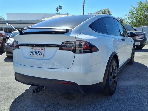 Used 2024 Tesla Model X Base image 10