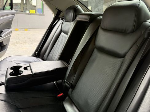 Used 2017 Chrysler 300 C image 17