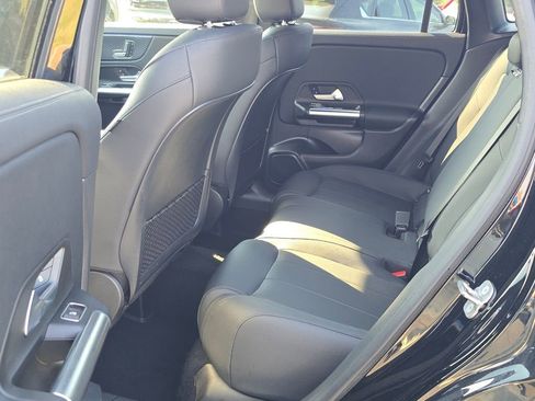 Used 2025 Mercedes-Benz GLA 250 image 10