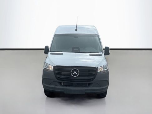 Used 2025 Mercedes-Benz Sprinter 2500 image 8