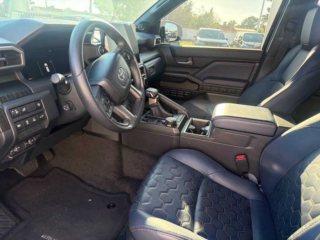 Used 2025 Toyota 4Runner Platinum AWD/4WD image 14