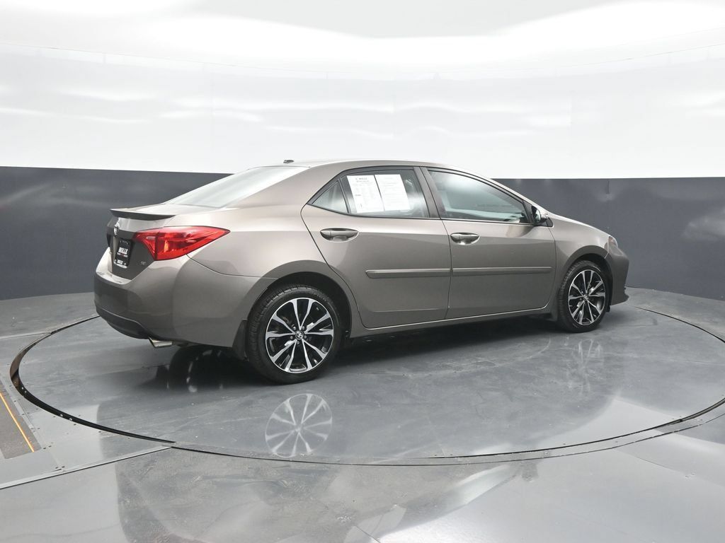 Used 2018 Toyota Corolla SE FWD image 7