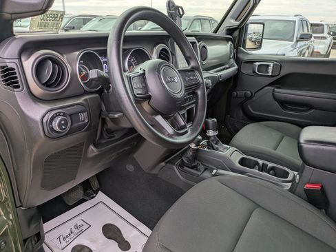 Used 2023 Jeep Gladiator Sport image 9