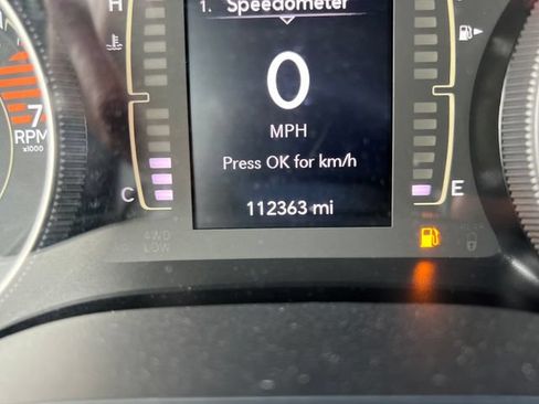 Used 2019 Jeep Cherokee Latitude w/ Popular Appearance Group FWD image 21