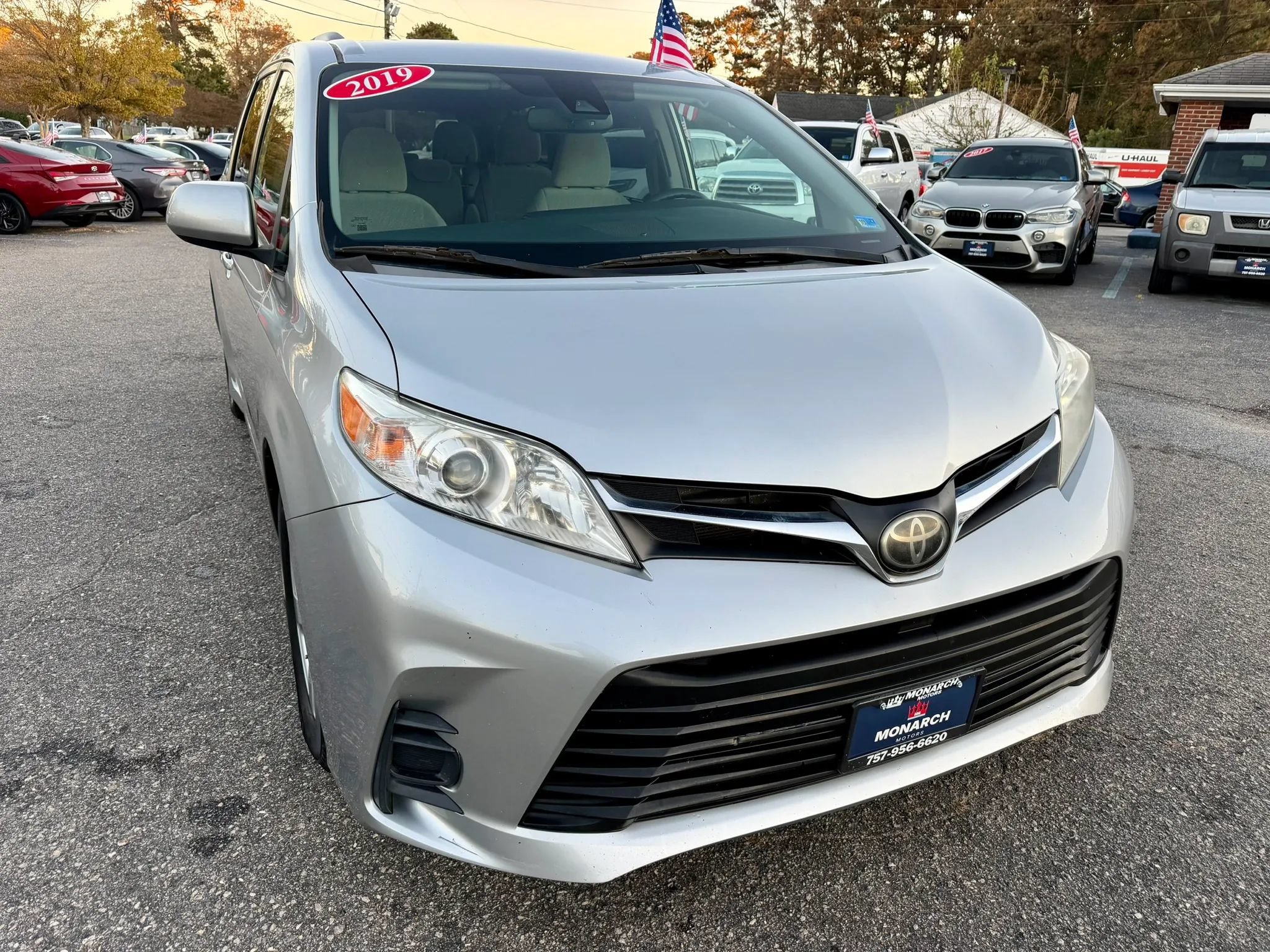 Used 2019 Toyota Sienna LE FWD image 7