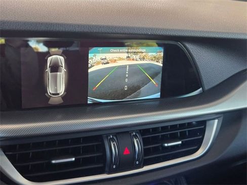 Used 2022 Alfa Romeo Stelvio Veloce image 15