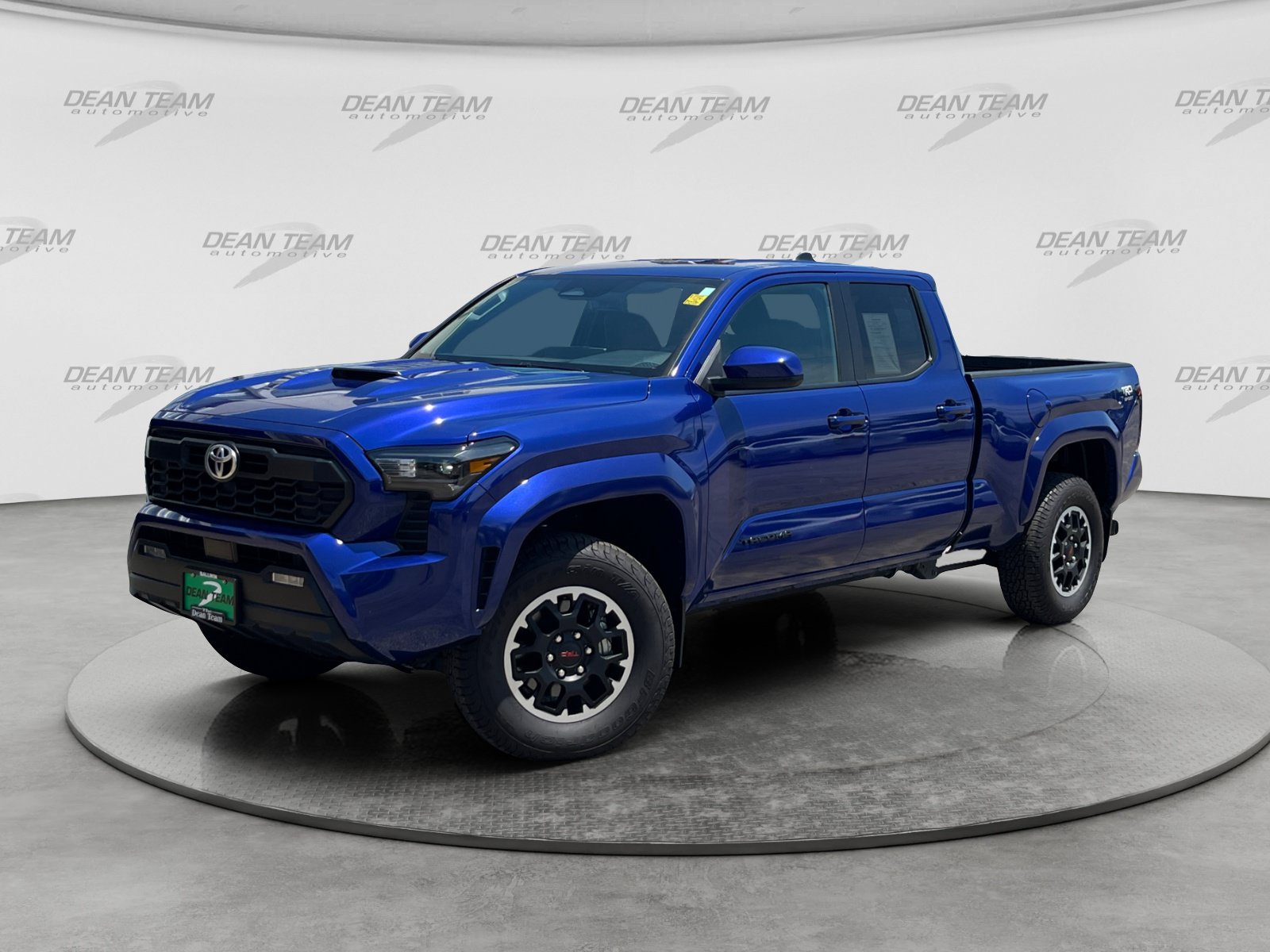 Used 2024 Toyota Tacoma TRD Sport AWD/4WD image 3