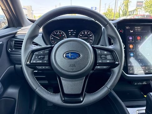 Used 2025 Subaru Forester Premium AWD/4WD image 18