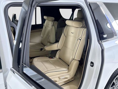 Used 2024 Cadillac Escalade ESV Premium Luxury w/ Performance Package AWD/4WD image 25