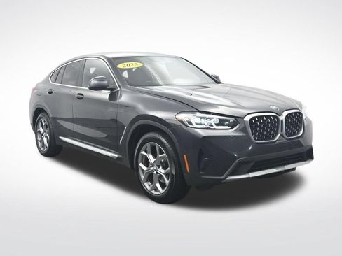 Used 2025 BMW X4 xDrive30i AWD/4WD image 3