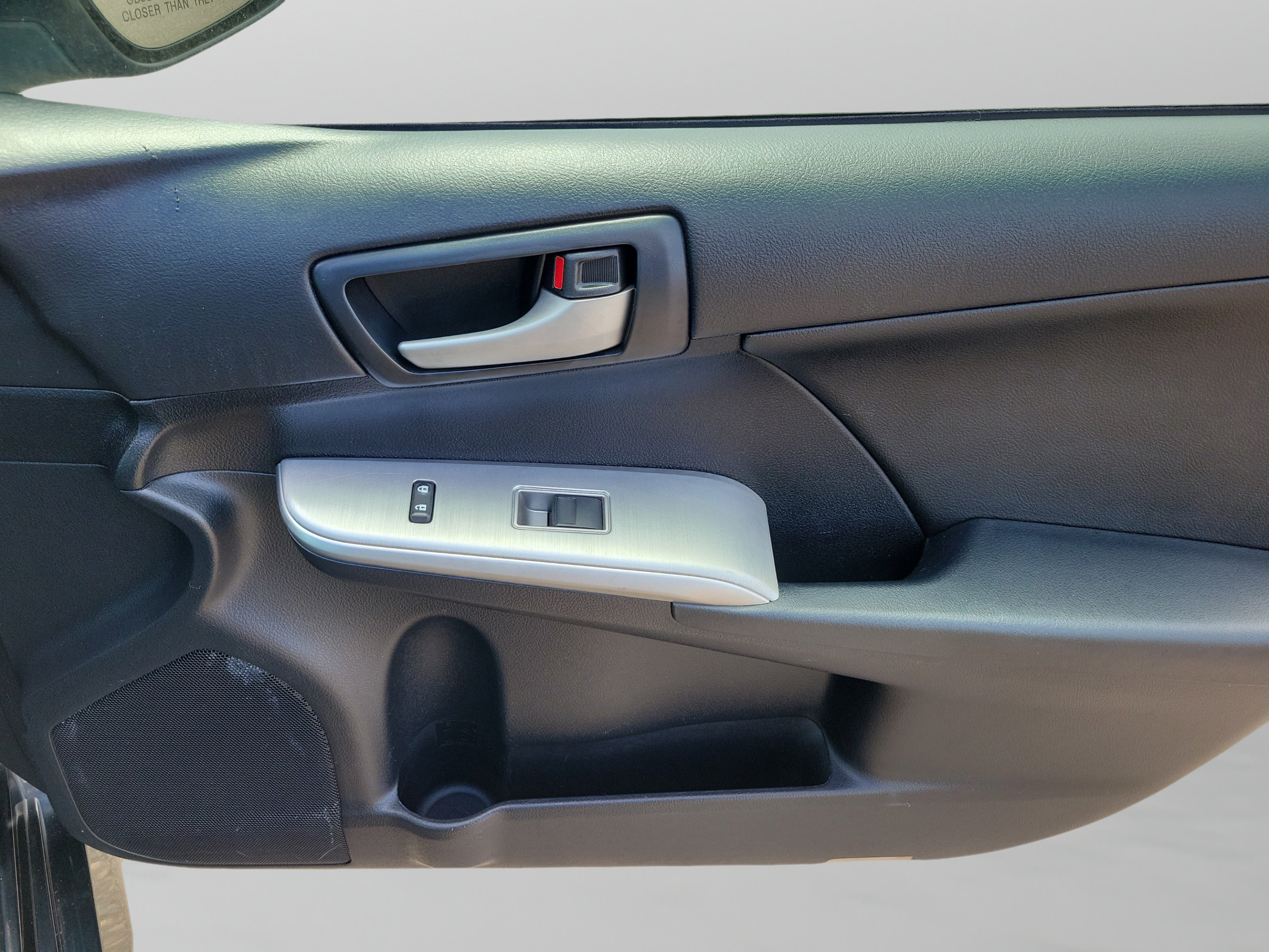Used 2014 Toyota Camry SE FWD image 19