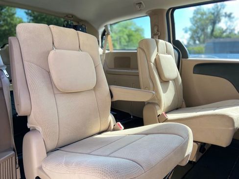 Used 2013 Dodge Grand Caravan American Value Package FWD image 20