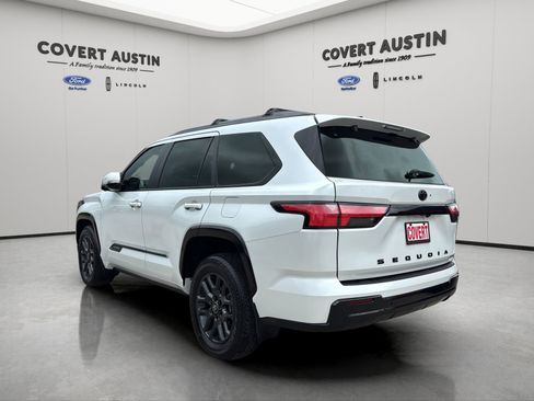 Used 2025 Toyota Sequoia Platinum image 3