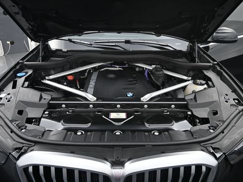 Certified 2025 BMW X5 sDrive40i w/ Climate Comfort Package RWD image 18