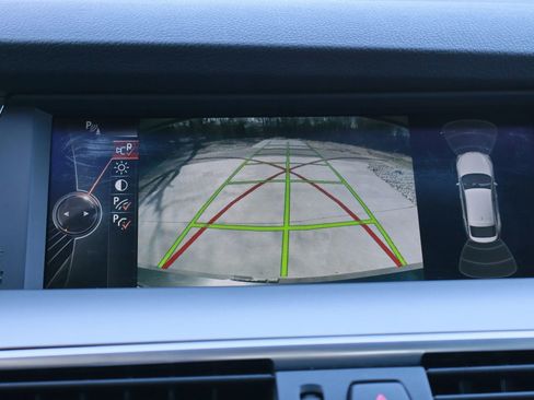 Used 2014 BMW 550i Gran Turismo xDrive 550i Gran Turismo xDrive Sedan image 32