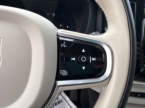 Certified 2023 Volvo XC60 B5 Plus w/ Climate Package AWD/4WD image 22