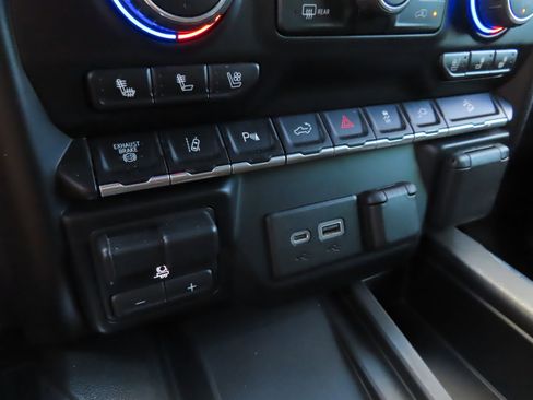 Used 2020 Chevrolet Silverado 2500 High Country image 27