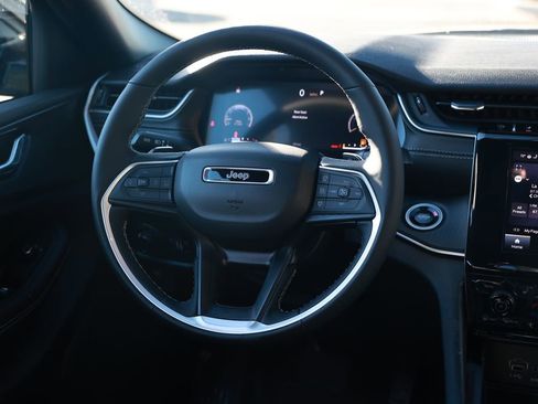 New 2025 Jeep Grand Cherokee Altitude image 22