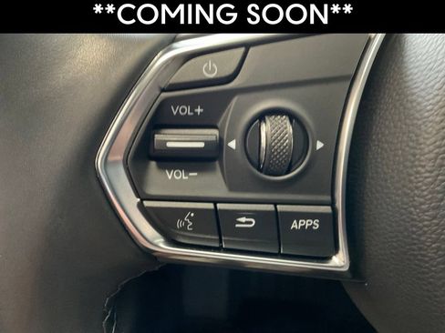 Used 2025 Acura RDX SH-AWD image 13