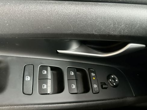 Used 2025 Hyundai Elantra SEL FWD image 17