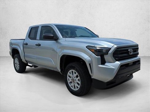 Used 2025 Toyota Tacoma SR image 3
