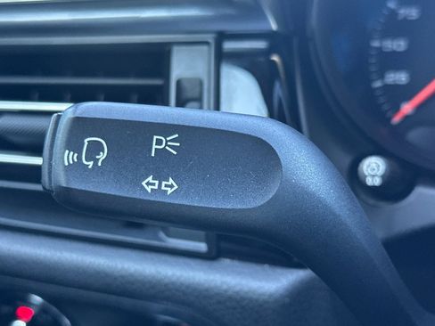 Used 2020 Porsche Macan image 31