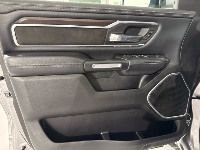 Used 2022 RAM 1500 Laramie AWD/4WD image 17