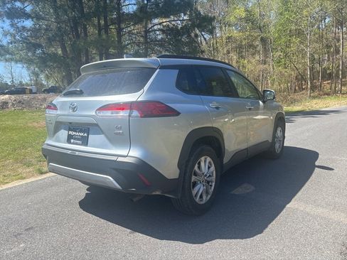 Used 2023 Toyota Corolla Cross LE image 5