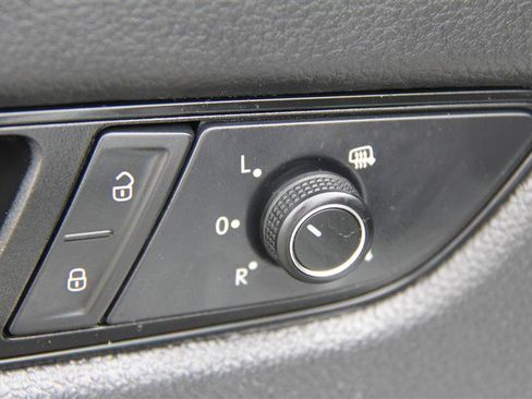 Used 2022 Volkswagen Passat 2.0T FWD image 18