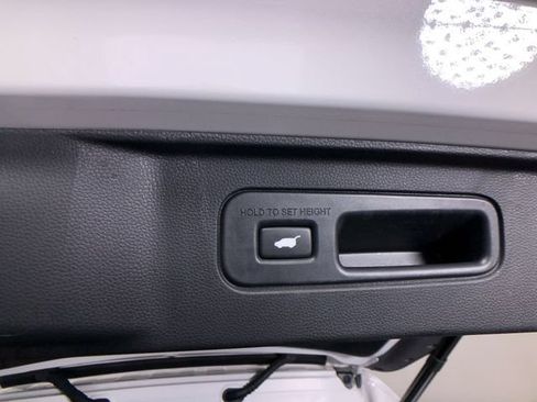 Used 2023 Honda Pilot Touring image 28