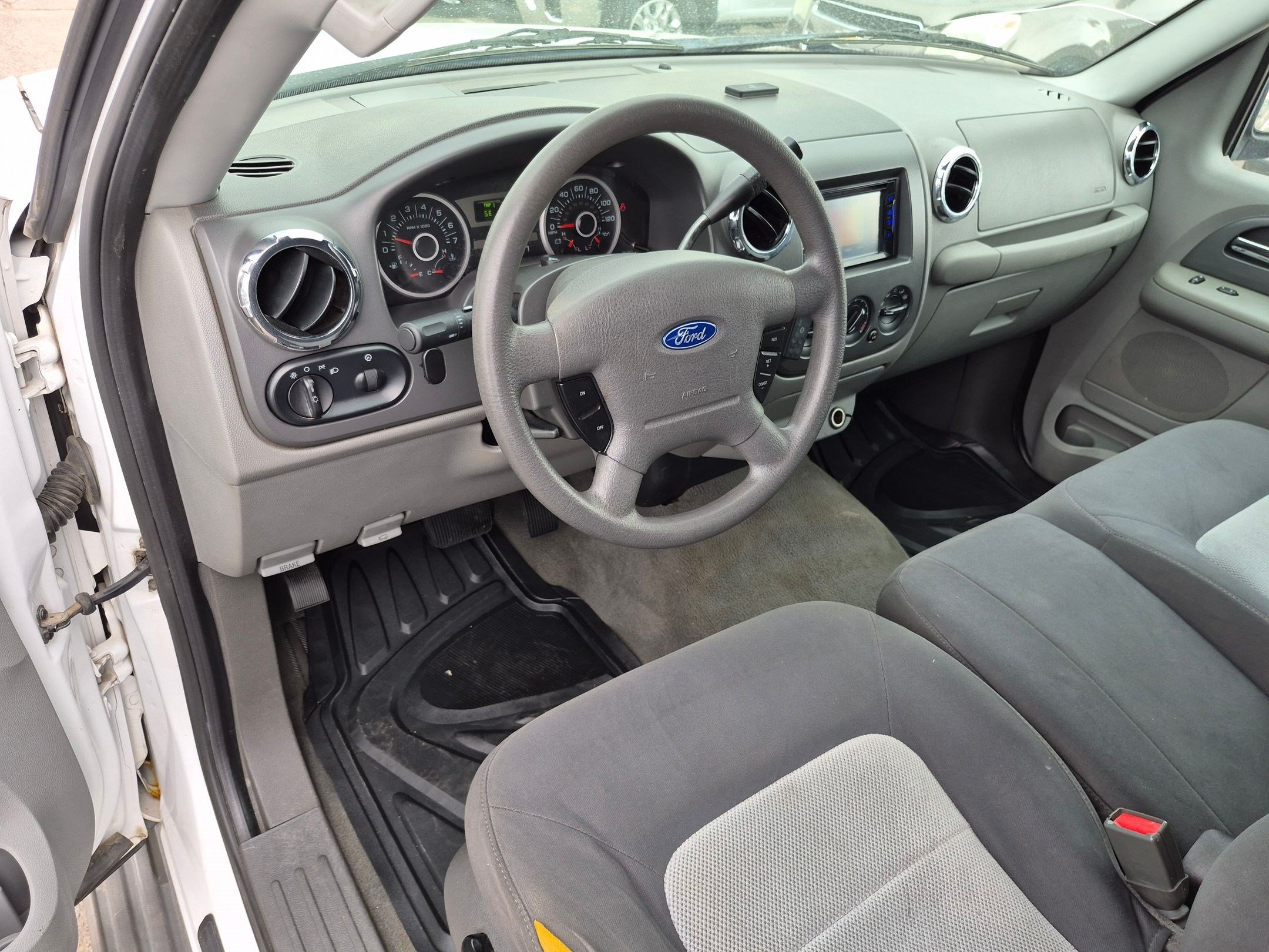 Used 2006 Ford Expedition XLS AWD/4WD image 14