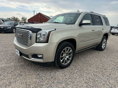 Used 2015 GMC Yukon Denali w/ Premium Package image 5