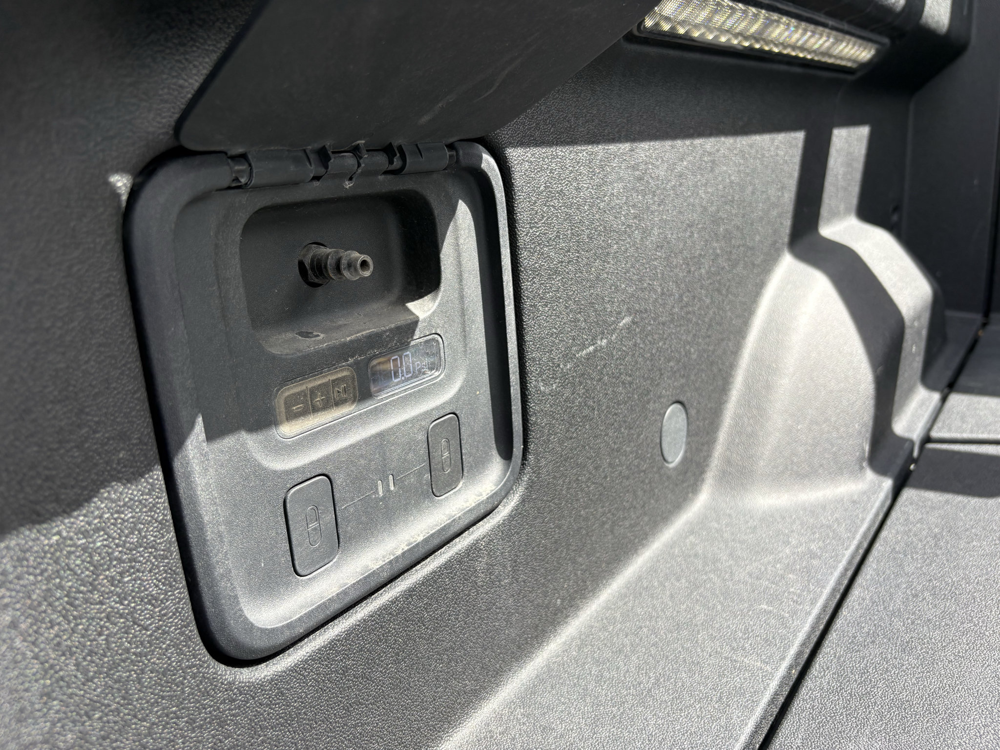 Used 2023 Rivian R1T Adventure Quad AWD/4WD image 10
