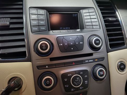 Used 2015 Ford Taurus SEL image 15