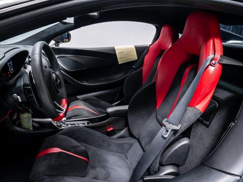 Used 2016 McLaren 570S Coupe image 29