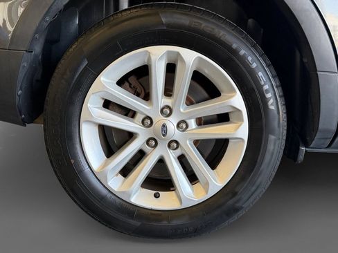 Used 2015 Ford Explorer XLT w/ Equipment Group 202B FWD image 8
