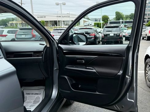 Used 2020 Mitsubishi Outlander ES AWD/4WD image 33