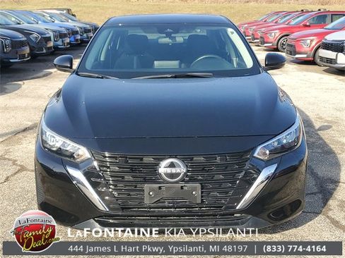 Used 2025 Nissan Sentra SV image 2