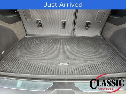Used 2025 Cadillac Escalade ESV Premium Luxury w/ LPO, Floor Liner Package AWD/4WD image 45