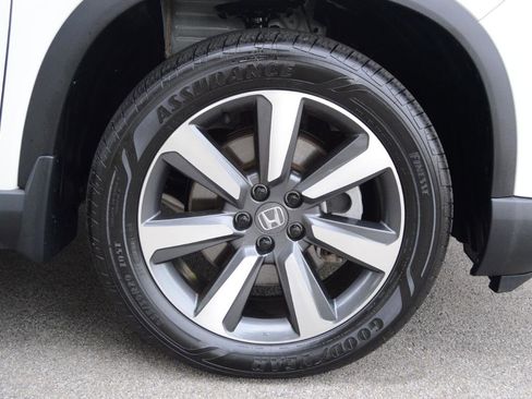 Used 2025 Honda Pilot Touring image 12