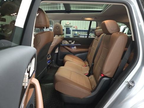 Certified 2026 Mercedes-Benz GLS 450 4MATIC image 7