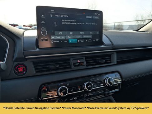 Used 2025 Honda Pilot Touring image 4