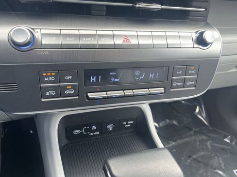 Used 2025 Hyundai Kona SEL AWD/4WD image 11