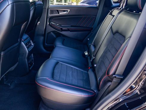 Used 2022 Ford Edge ST-Line image 17