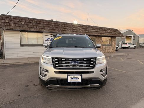 Used 2017 Ford Explorer Limited image 2