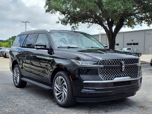 New 2026 Lincoln Navigator Premiere AWD/4WD image 4