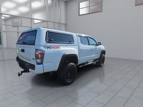 Used 2023 Toyota Tacoma TRD Off-Road w/ Technology Package AWD/4WD image 11